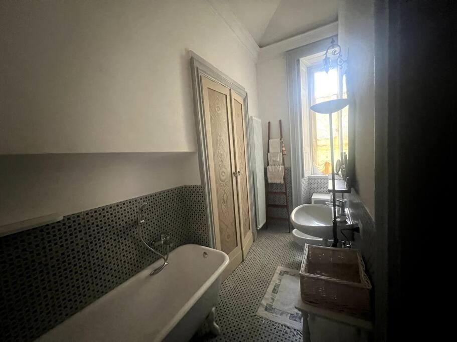 Stazione Canzo Eksteriør bilde